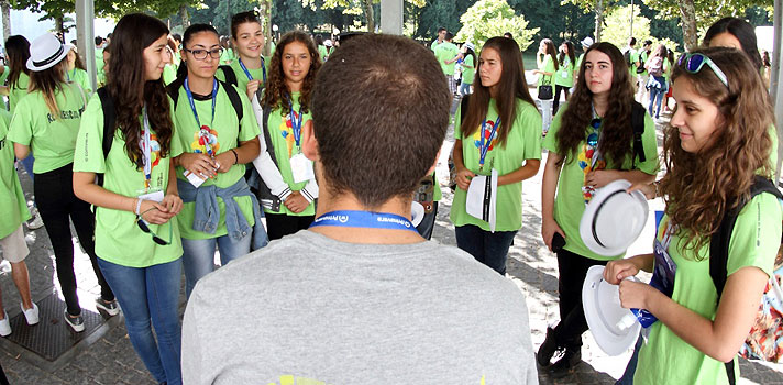 Estudantes de medicina oferecem assistência a idosos de 